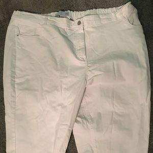 NWT Simply Be White Denim Capri Pants